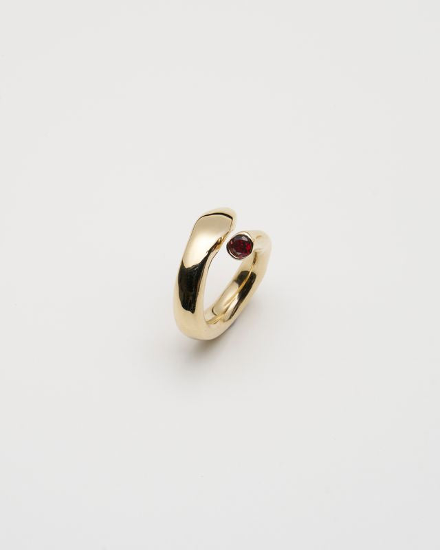Bold Snake Ring- Red Garnet (Mara descripcion)