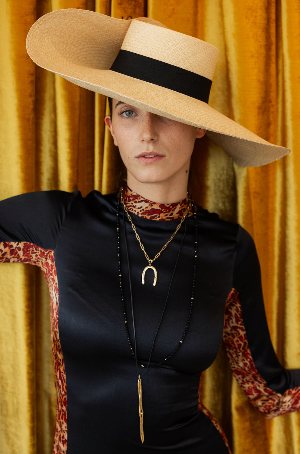 Raw Horseshoe Pendant - Gold