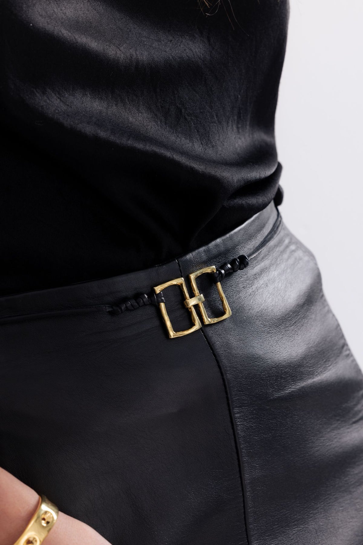 SCULPTED RECTANGLE BELT