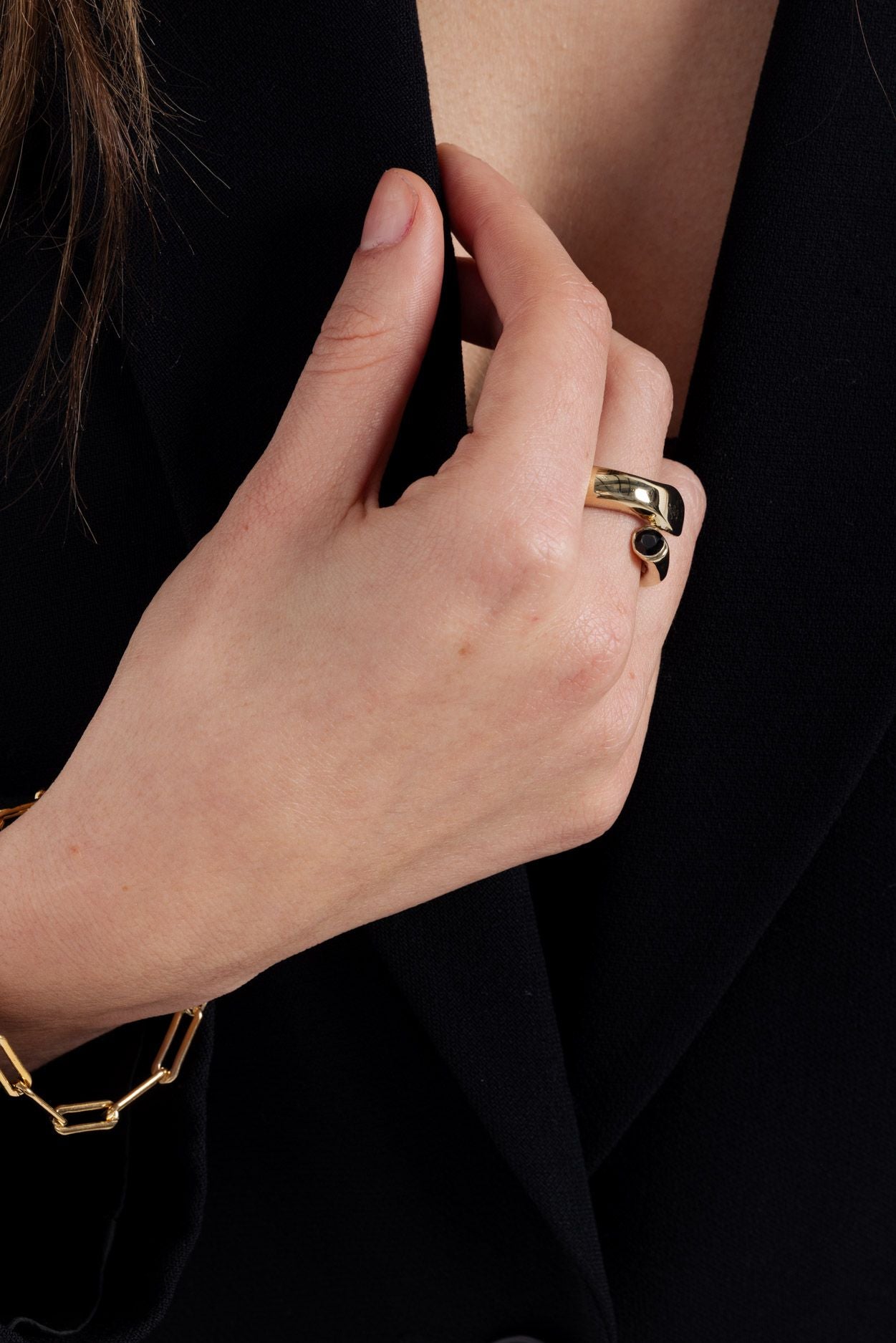 Bold Snake Ring- Black Onyx (Mara descripcion)
